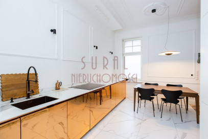 Mieszkanie Sprzedaż Warszawa Śródmieście przy Nowogrodzkiej / apartament / winda / balkon / kamienica 1911 r.