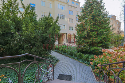 Mieszkanie Sprzedaż Warszawa Mokotów Narbutta/idealnie ciche/balkon/kominek/garaż/piękna kamienica z 1938 r.